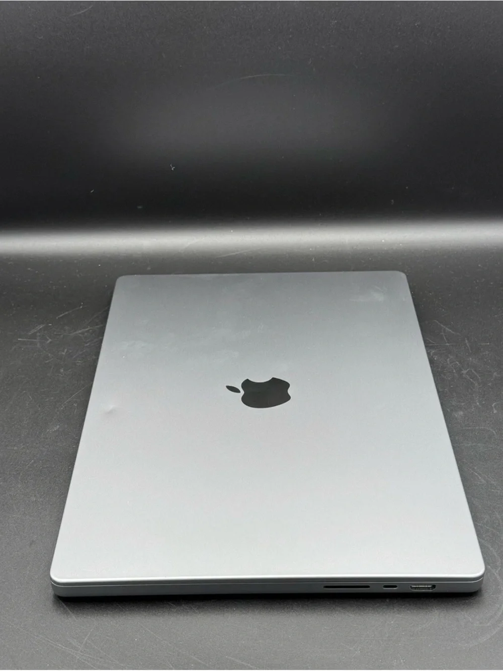 Apple MacBook Pro - Space Gray Aluminum Finish M1 Pro